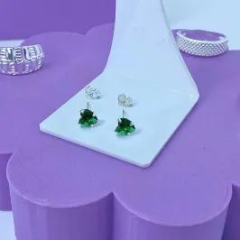 BRINCO PEQUENO CORAÇÃO ESMERALDA