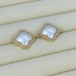 BRINCO TREVO PERÓLA CRAVEJADO BO2168