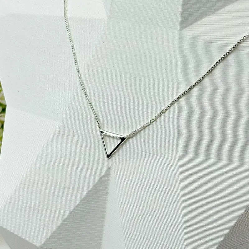 COLAR TRIÂNGULO VAZADO CP1772