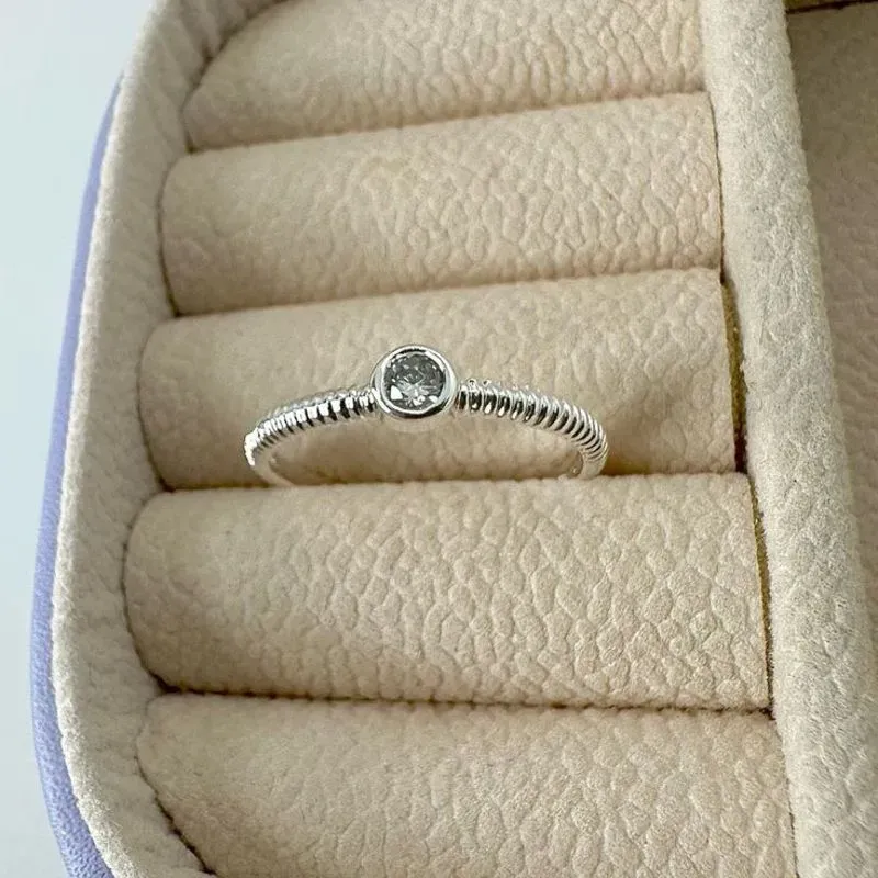 ANEL SOLITÁRIO ARO DETALHADO AP1366