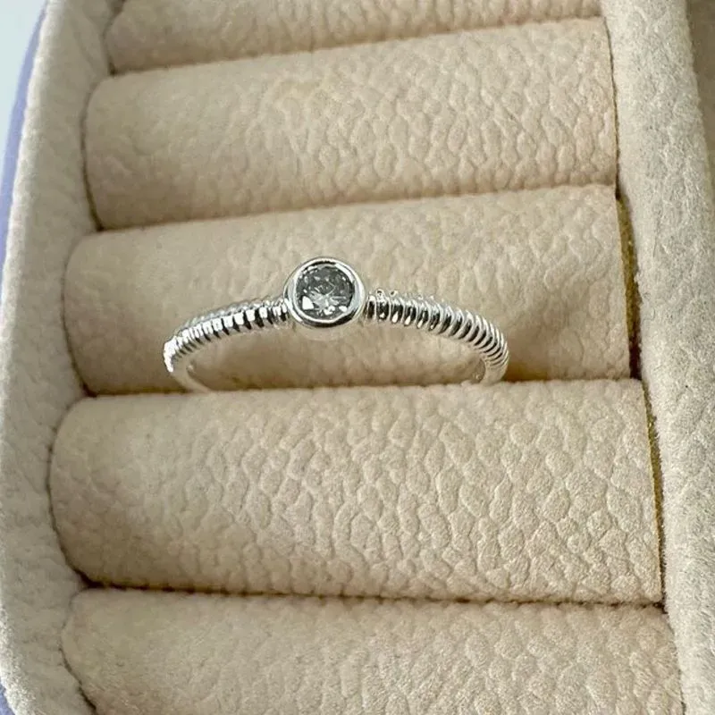 ANEL SOLITÁRIO ARO DETALHADO AP1366