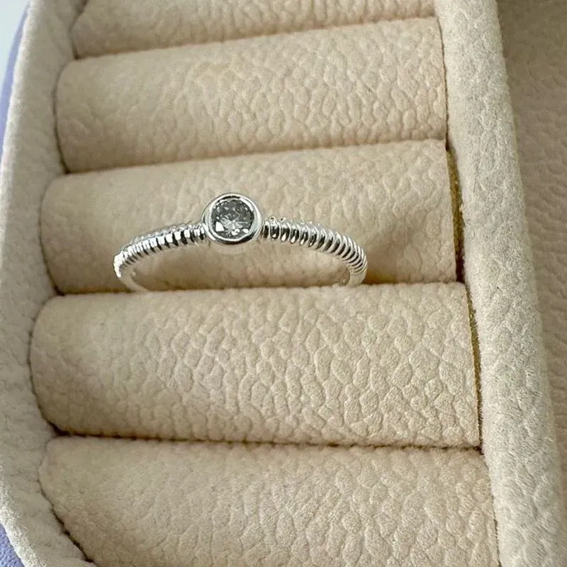 ANEL SOLITÁRIO ARO DETALHADO AP1366