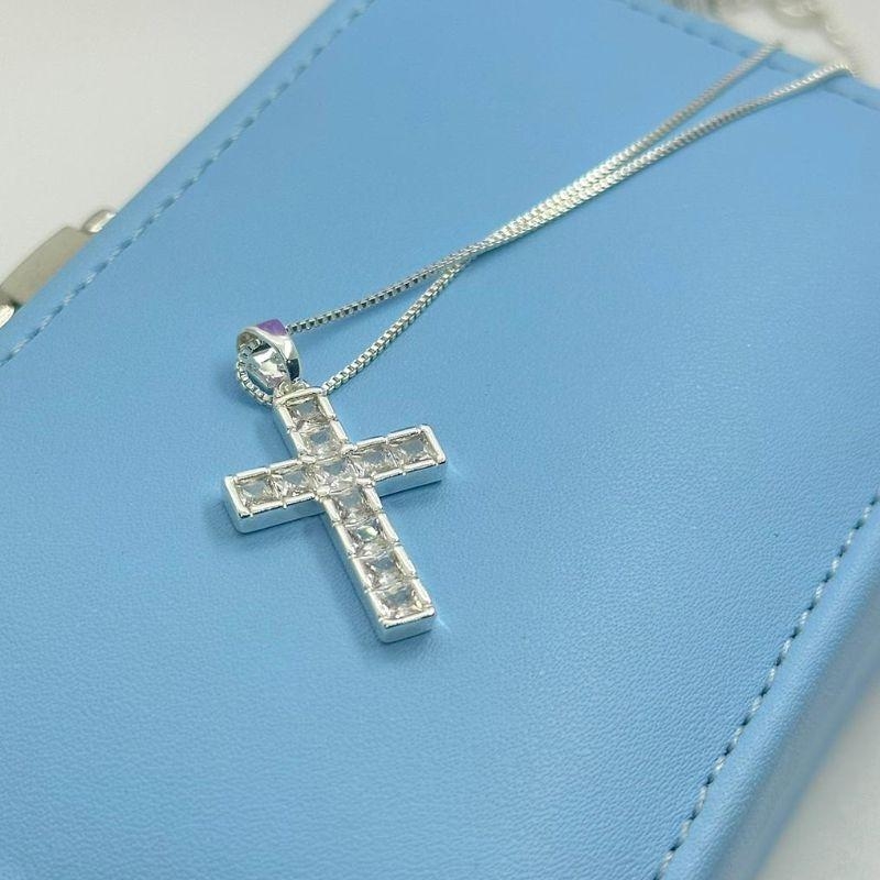 COLAR CRUCIFIXO PEDRAS ZIRCONIAS CP2257
