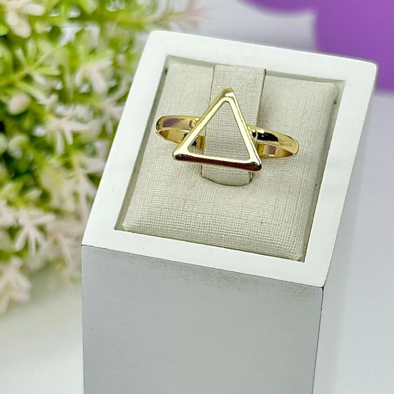 ANEL TRIÂNGULO VAZADO AO1765