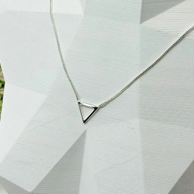 COLAR TRIÂNGULO VAZADO CP1772