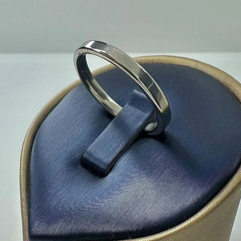 ALIANÇA QUADRADA FINA 3MM AS1483