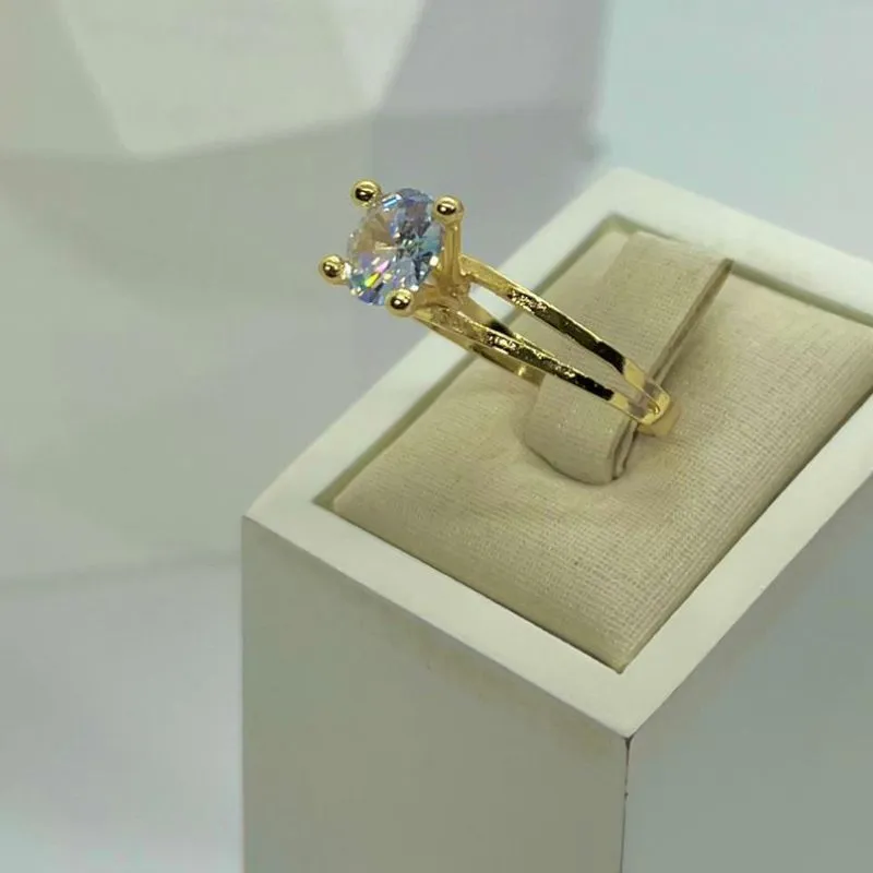 ANEL SOLITÁRIO GARRA ALTA PEDRA 8MM AO2017