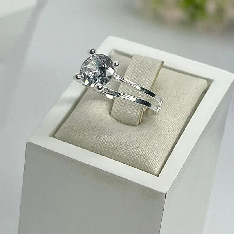 ANEL SOLITÁRIO GARRA ALTA PEDRA 8MM AP2015