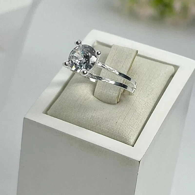 ANEL SOLITÁRIO GARRA ALTA PEDRA 8MM AP2015