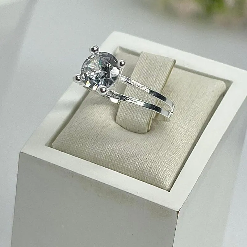 ANEL SOLITÁRIO GARRA ALTA PEDRA 8MM AP2015