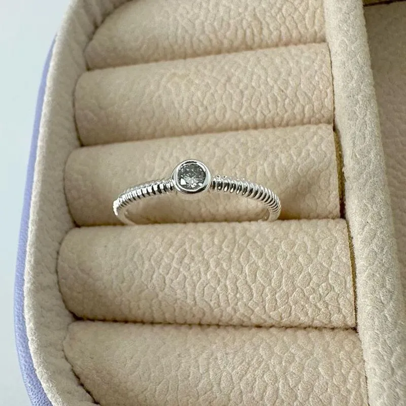 ANEL SOLITÁRIO ARO DETALHADO AP1366