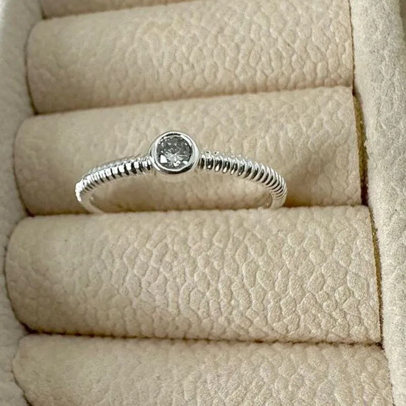 ANEL SOLITÁRIO ARO DETALHADO AP1366